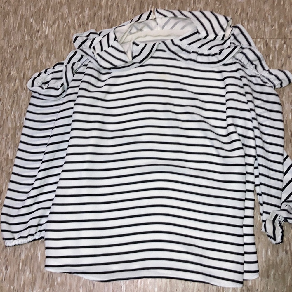 Brand-Maurices Size-XL Color-White and Black